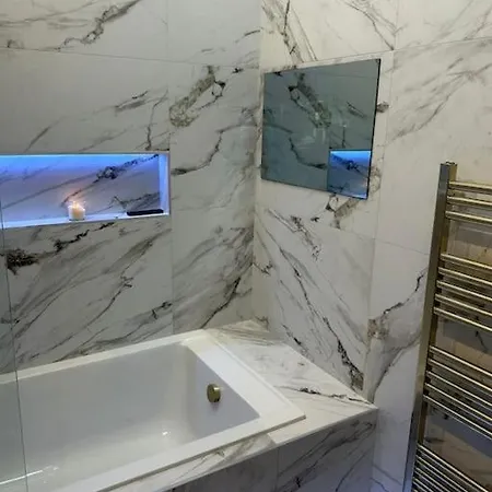 Vakantiehuis Luxury House In *