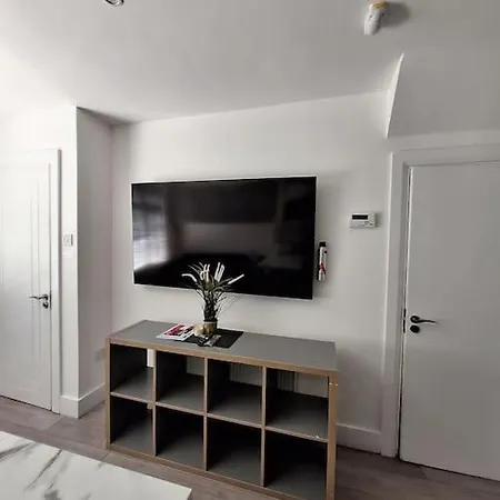 Holiday home Luxury House In